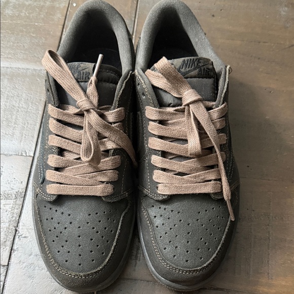 Jordan 1 low Travis Scott velvet brown Nike Men's Sneakers - Picture 4 of 11